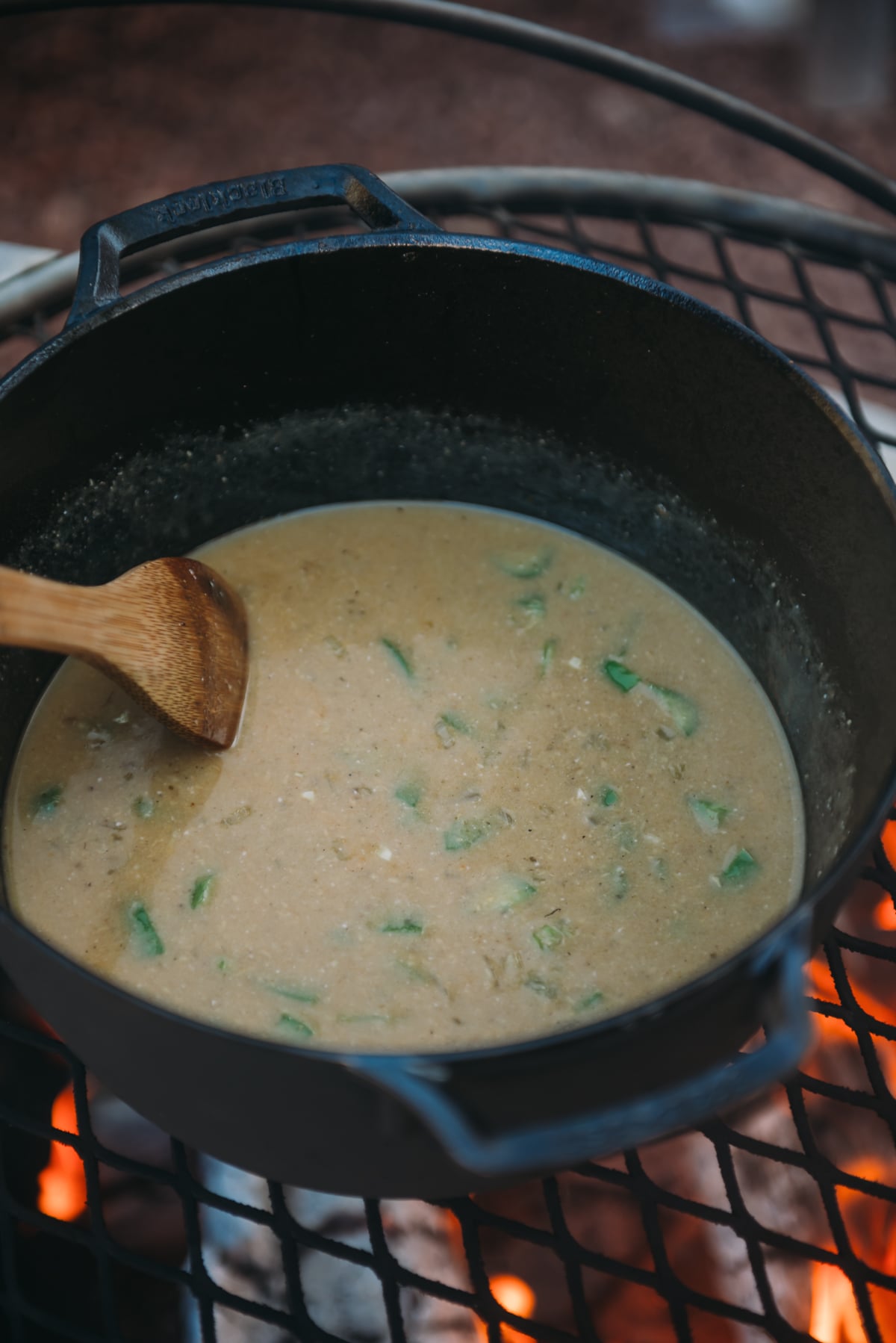 molho de curry korma fervendo