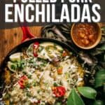 Imagem do Pinterest de enchiladas de porco desfiadas em panela elétrica, guarnecidas com ervas frescas e pimentão fatiado, com acompanhamento de molho. a sobreposição de texto fornece detalhes da receita de girlcarnivore.com.
